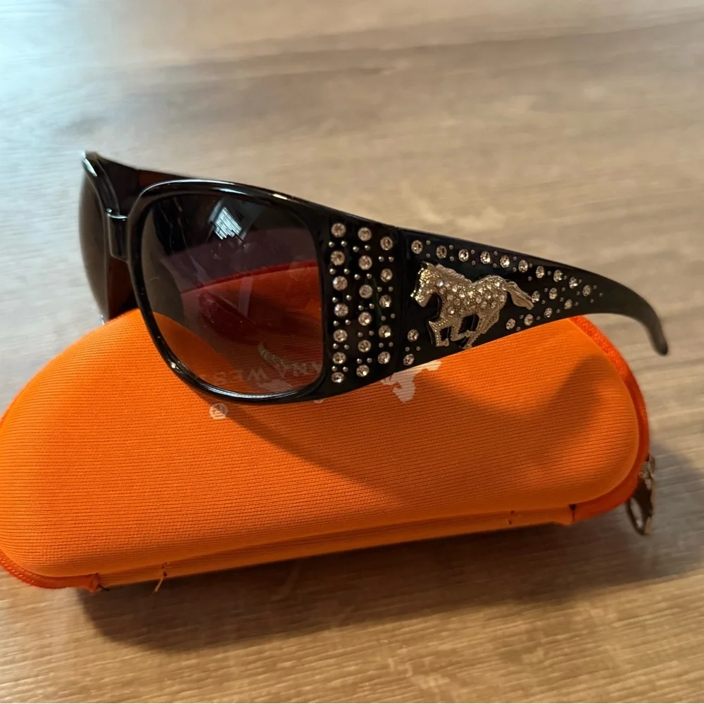 Rhinestone Horse Sunglasses Black with Montana West Orange Eyewear Case - Picture 5 of 9
